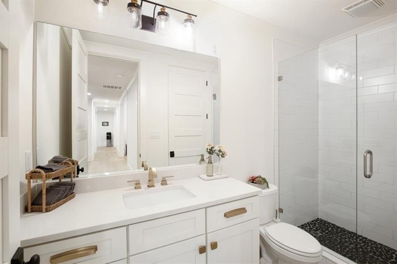 A Rare Estate Offering Luxury Living, Privacy &amp; Timeless - photo 46