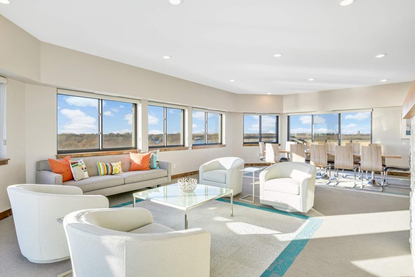 Welcome to your dream condo in the heart of Uptown, Minnesota! - photo 14