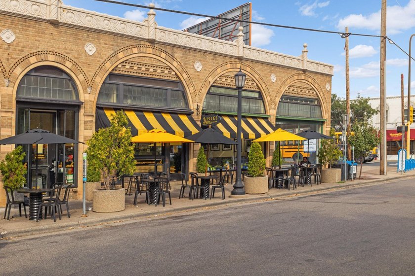 Welcome to your dream condo in the heart of Uptown, Minnesota! - photo 32