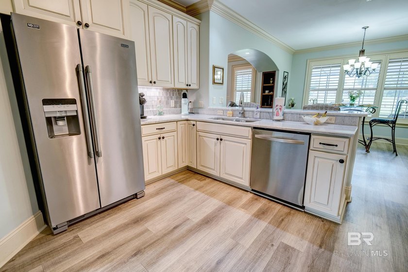 BEAUTIFUL ESTATE HOME IN THE PRESTIGIOUS GLENLAKES GOLF - photo 33