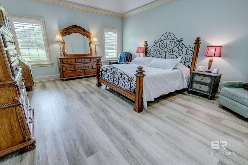 BEAUTIFUL ESTATE HOME IN THE PRESTIGIOUS GLENLAKES GOLF - photo 45