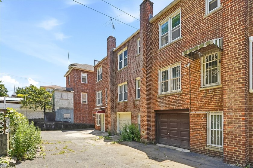 Welcome Home! Come to this beautiful tree-lined neighborhood - photo 27