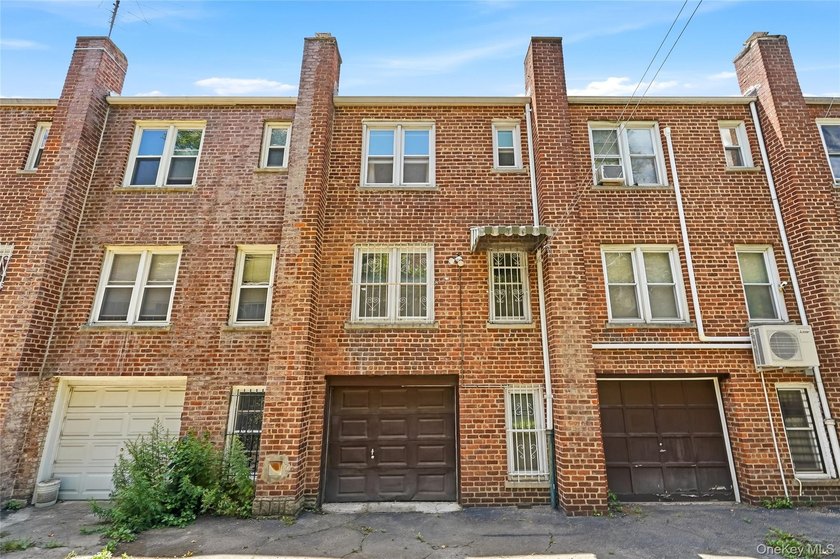 Welcome Home! Come to this beautiful tree-lined neighborhood - photo 28