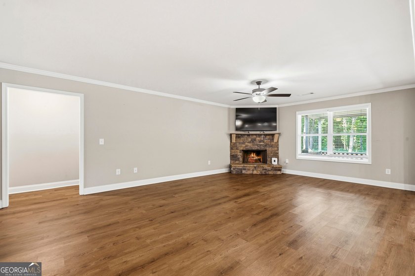 AFFORDABLE LAKE OCONEE AREA 4 BEDROOM HOME! This great-value - photo 12