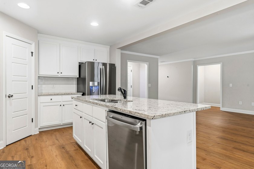 AFFORDABLE LAKE OCONEE AREA 4 BEDROOM HOME! This great-value - photo 17