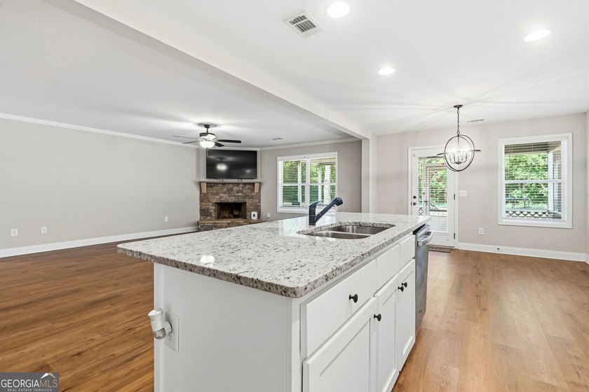 AFFORDABLE LAKE OCONEE AREA 4 BEDROOM HOME! This great-value - photo 18