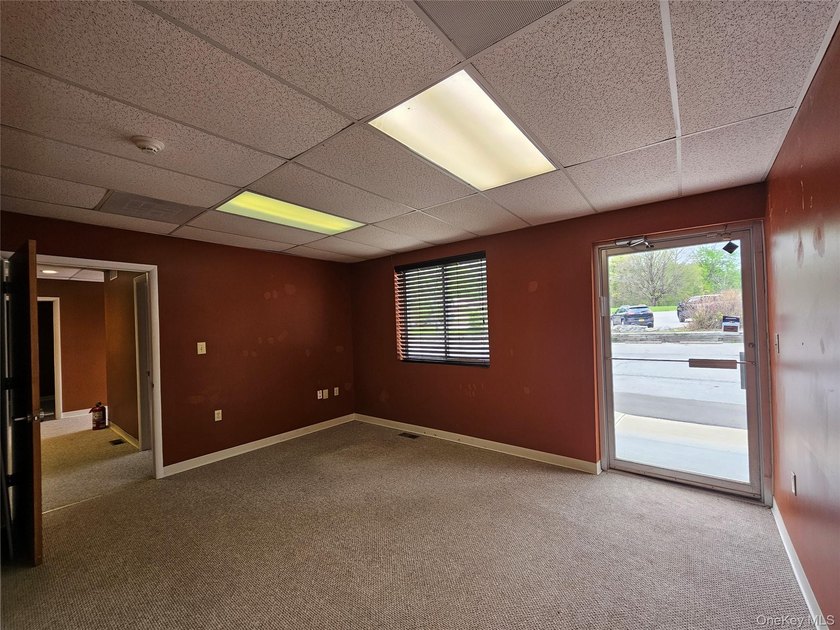 Exceptional opportunity to acquire a 10,000 SF professional - photo 26