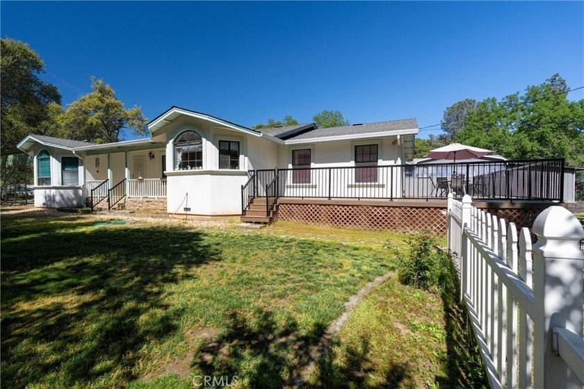 Welcome to this stunning custom-built home that sits on 3.91 - photo 3