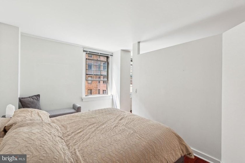 Live right on Rittenhouse Square! Step out of the lobby, cross - photo 13