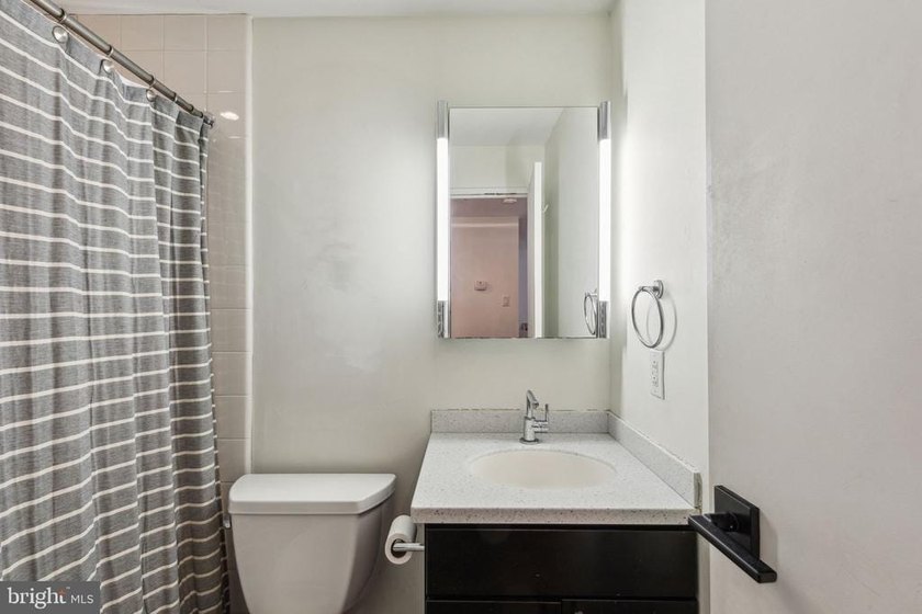 Live right on Rittenhouse Square! Step out of the lobby, cross - photo 15