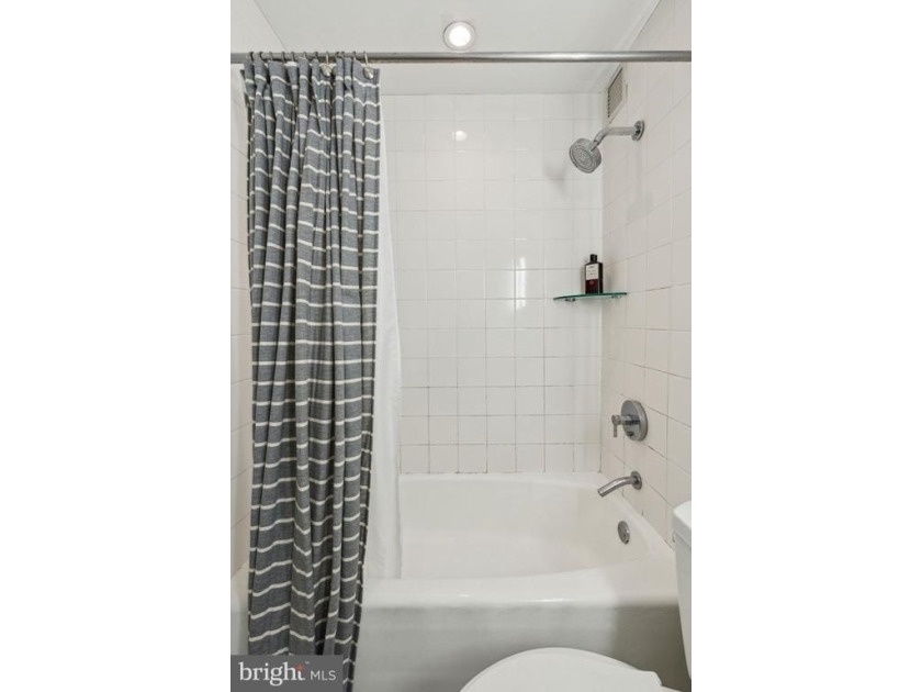 Live right on Rittenhouse Square! Step out of the lobby, cross - photo 16