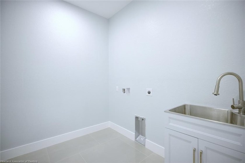 Brand New construction offering 4 bedrooms, 2 bathrooms, and a - photo 23
