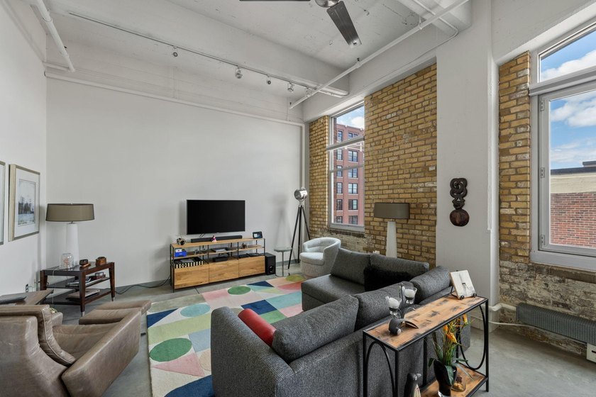 Live in the heart of the North Loop at Tower Lofts. This - photo 5