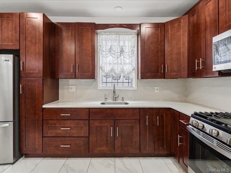 Beautiful Colonial featuring 4 bedrooms and 3 bathrooms - photo 7