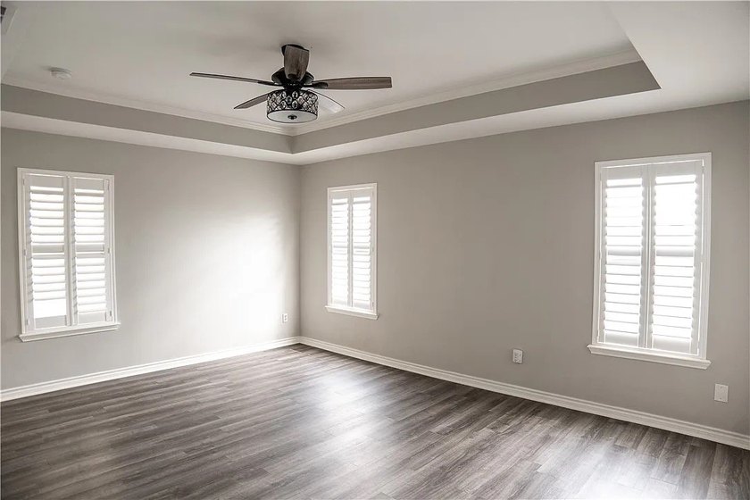 Welcome to 100 Lone Oak in Portland, Texas - a beautifully - photo 11