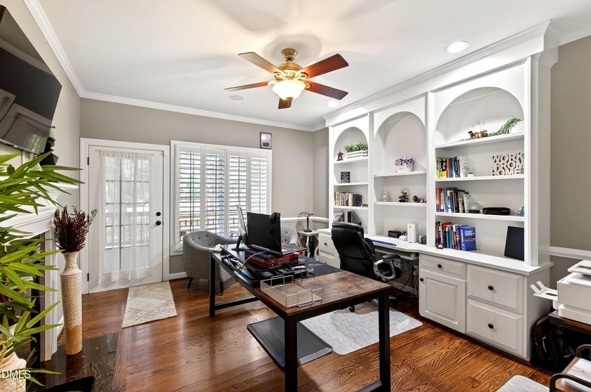 Incredible Home, Incredible Price. Luxury Golf Course Living - photo 18