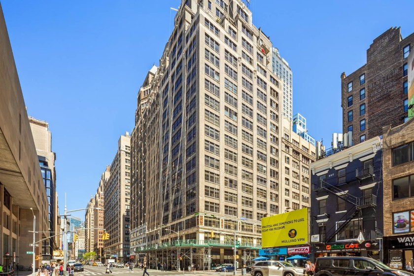 For auction is the entire 4th Floor (Units 4A and 4B) of 305 7th - photo 2