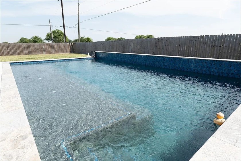 Welcome to 100 Lone Oak in Portland, Texas - a beautifully - photo 23