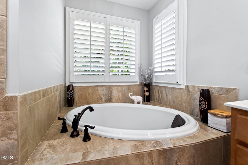 Incredible Home, Incredible Price. Luxury Golf Course Living - photo 24