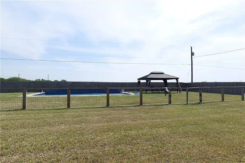 Welcome to 100 Lone Oak in Portland, Texas - a beautifully - photo 30