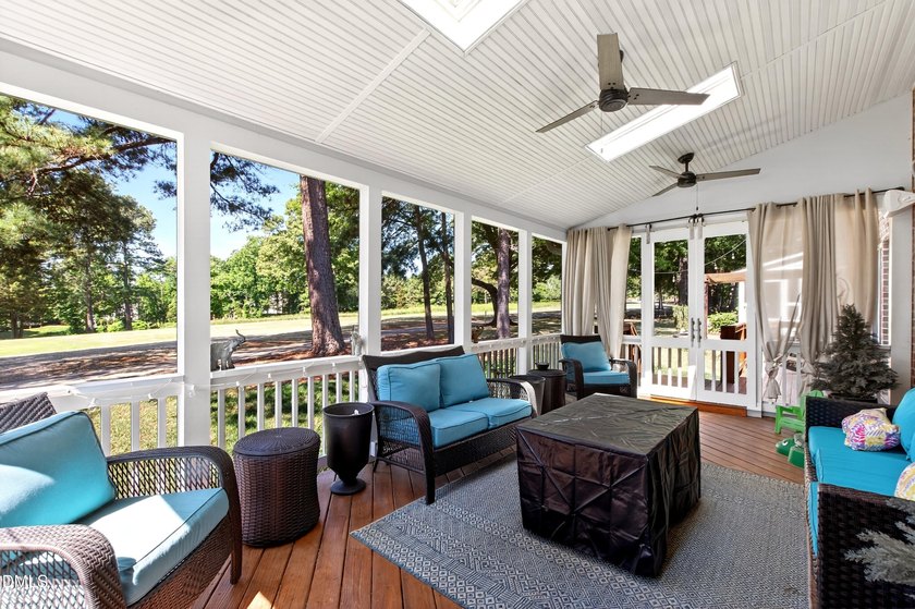 Incredible Home, Incredible Price. Luxury Golf Course Living - photo 31