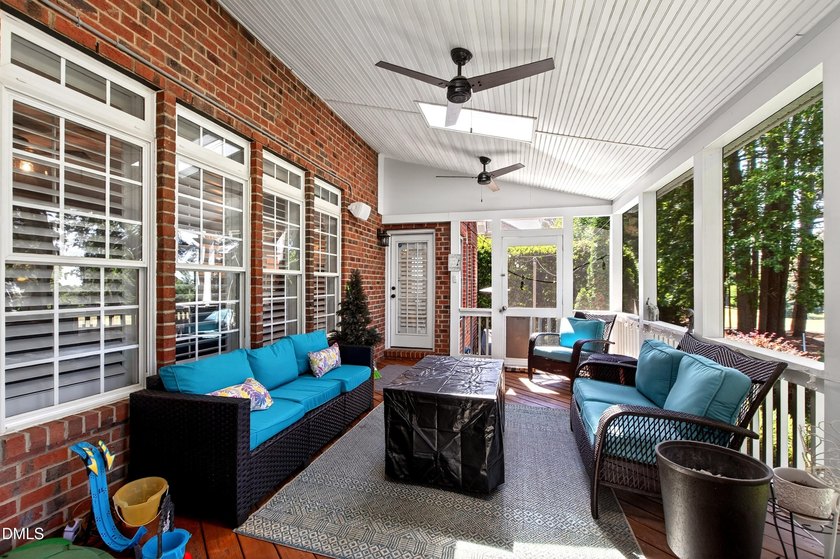Incredible Home, Incredible Price. Luxury Golf Course Living - photo 32