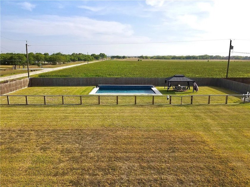 Welcome to 100 Lone Oak in Portland, Texas - a beautifully - photo 34