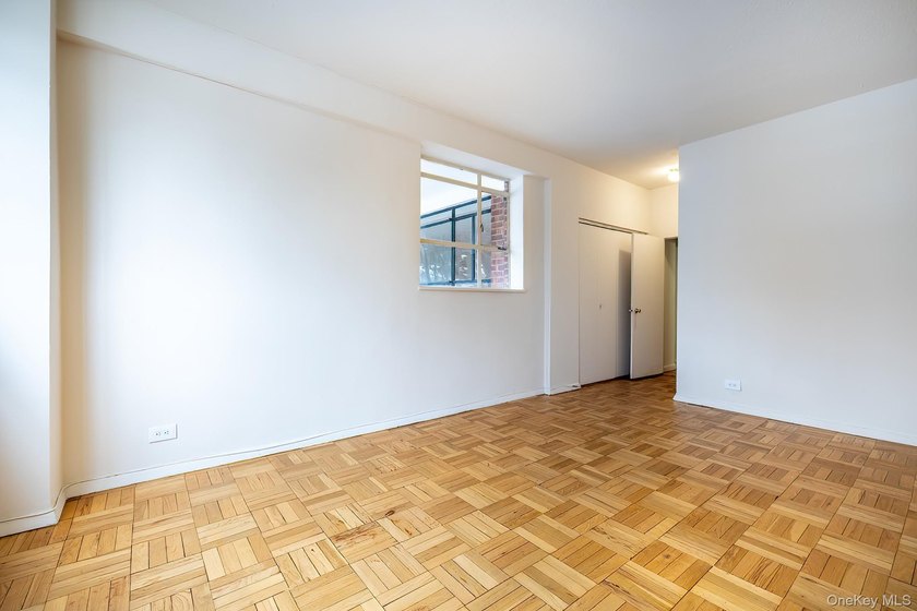 Wall of Windows in This Special One-Bedroom Beauty Bright and - photo 9