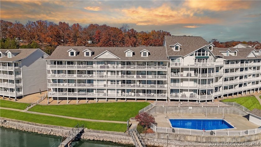 Top-floor, two-story lakefront living in the heart of Osage - photo 40