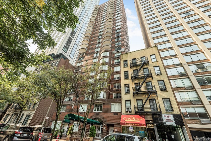 Bright, South-Facing Junior One-Bedroom in Prime Sutton Place - photo 4