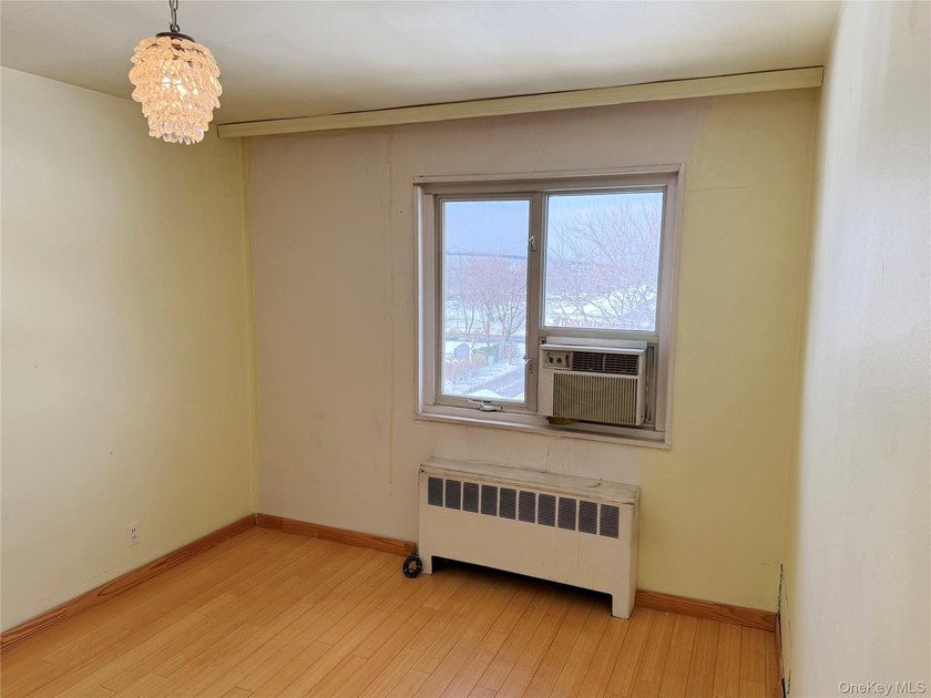 Garden-style 2-bedroom co-op located on a beautiful tree-lined - photo 9