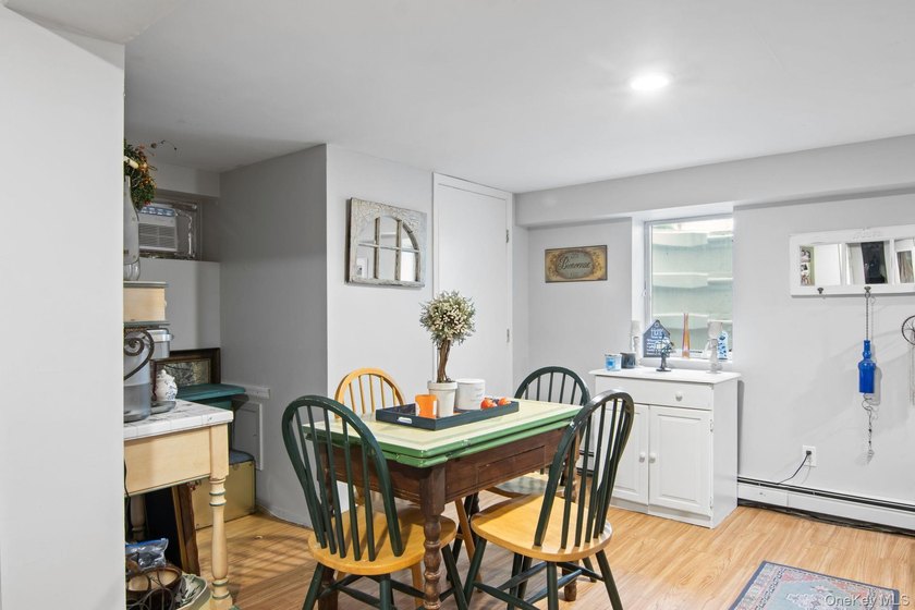 Stunning 4-BR, 2-Bath expanded Cape in the heart of Massapequa - photo 20