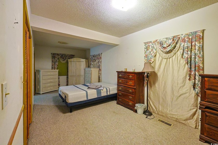 ***BACK ON MARKET AT NO FAULT TO SELLERS*** 2-Bedroom, 2-Bath - photo 11