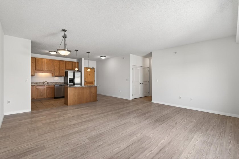 Beautifully updated condo in the heart of the highly - photo 32