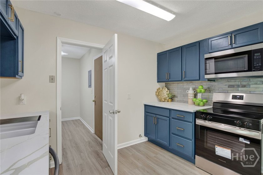UP TO $20K IN DOWN PAYMENT ASSISTANCE AVAILABLE TO QUALIFIED - photo 13