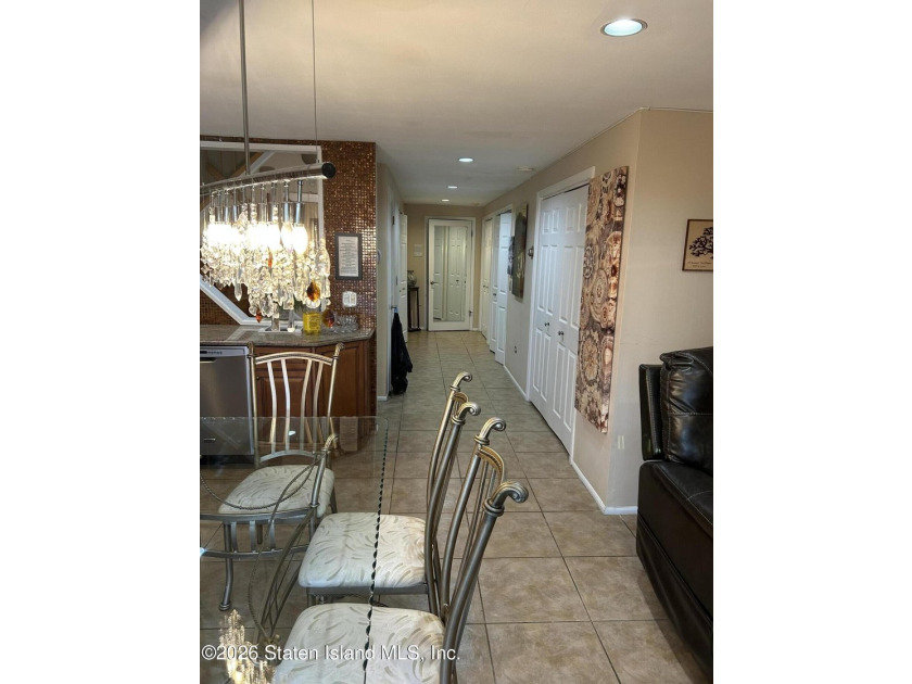 Welcome to this spacious 3-bedroom home offering multiple levels - photo 13