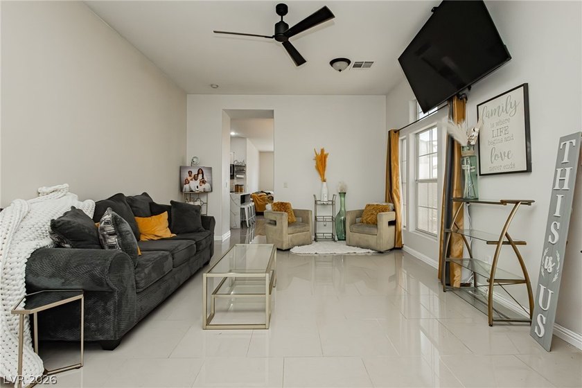 Beautifully appointed 4-bedroom, 2-bath home in Las Vegas' - photo 15