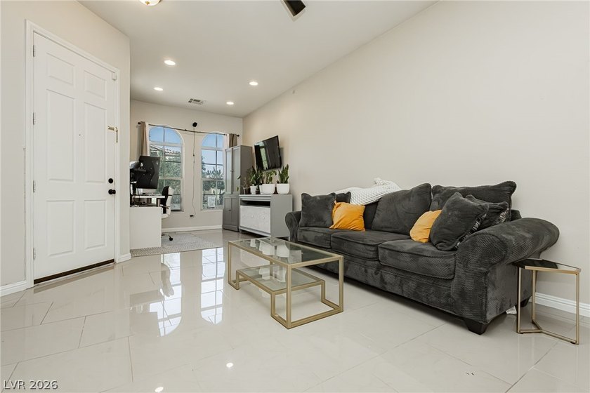 Beautifully appointed 4-bedroom, 2-bath home in Las Vegas' - photo 16
