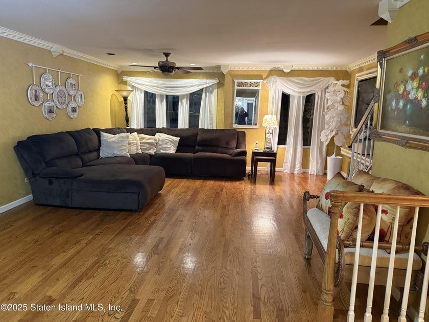 Welcome to this spacious 3-bedroom home offering multiple levels - photo 16