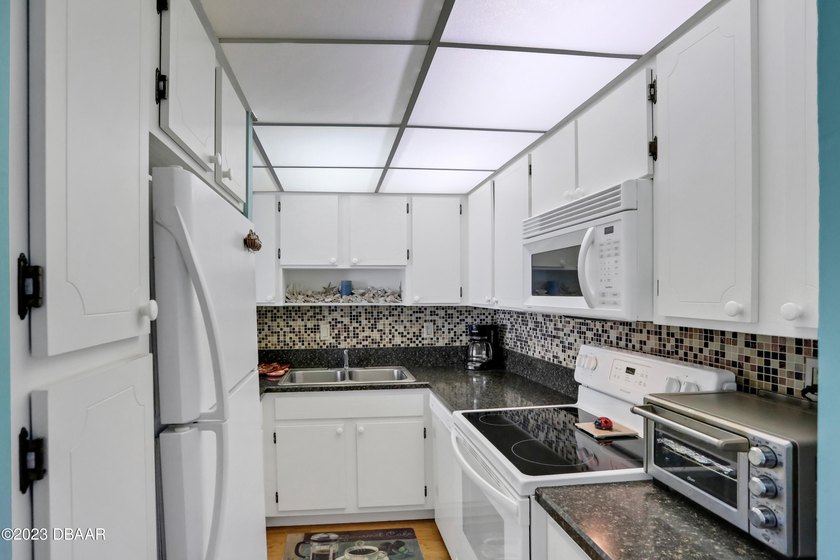 BEST PRICE IN THE BUILDING! DIRECT OCEANFRONT! PREFERRED - photo 19