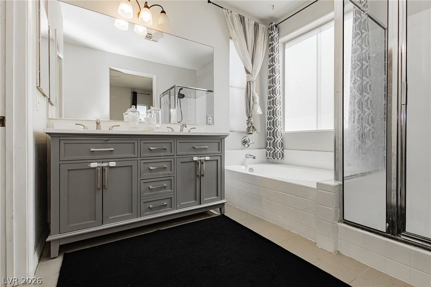 Beautifully appointed 4-bedroom, 2-bath home in Las Vegas' - photo 19