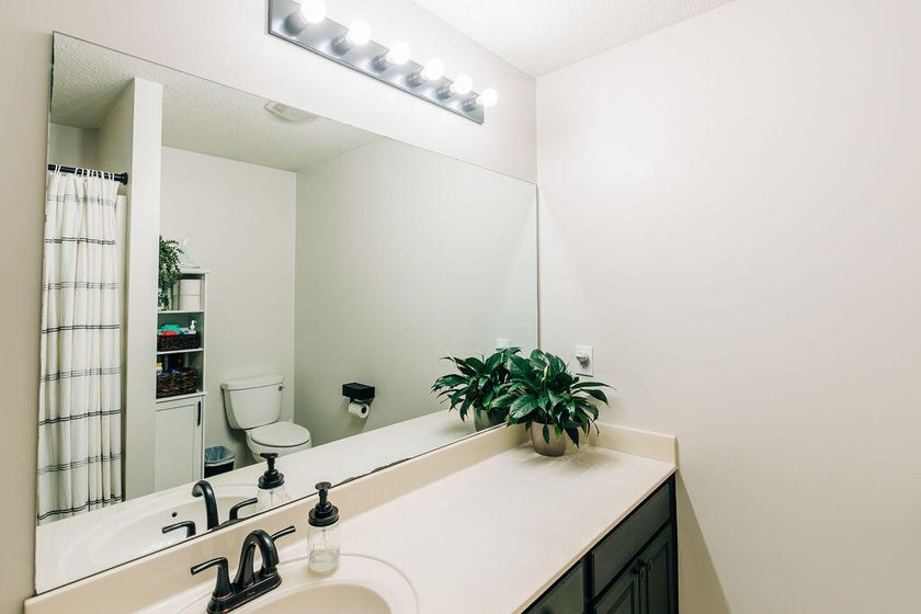 Welcome to this charming 3-bedroom, 2-bathroom home featuring a - photo 23