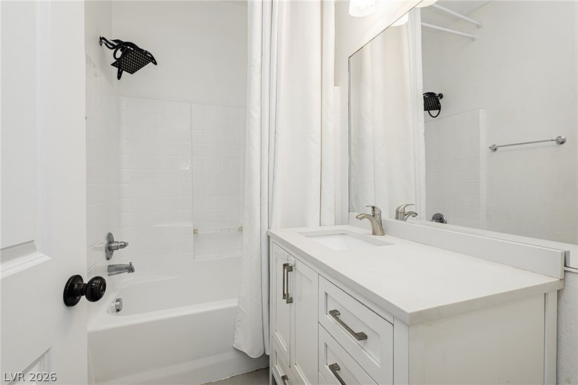 Beautifully appointed 4-bedroom, 2-bath home in Las Vegas' - photo 23
