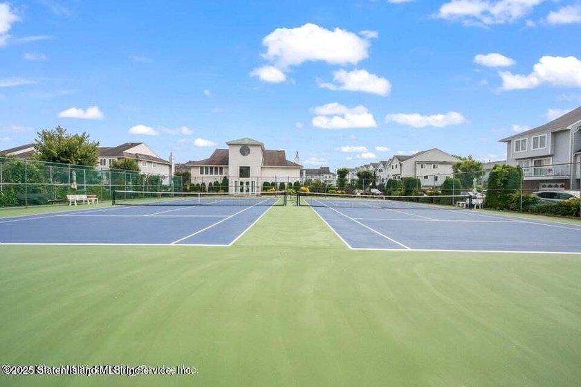 Welcome to this spacious 3-bedroom home offering multiple levels - photo 23