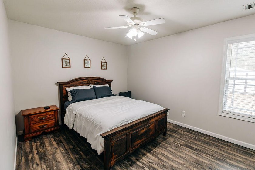 Welcome to this charming 3-bedroom, 2-bathroom home featuring a - photo 26