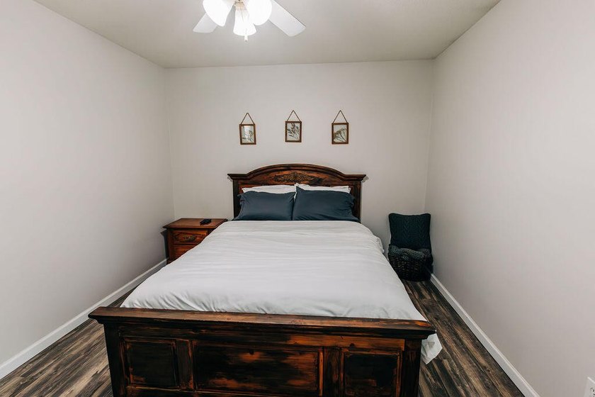 Welcome to this charming 3-bedroom, 2-bathroom home featuring a - photo 27