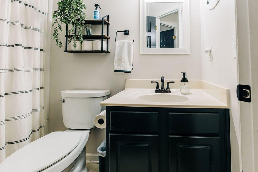 Welcome to this charming 3-bedroom, 2-bathroom home featuring a - photo 29