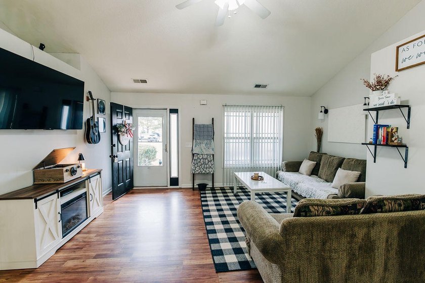 Welcome to this charming 3-bedroom, 2-bathroom home featuring a - photo 41