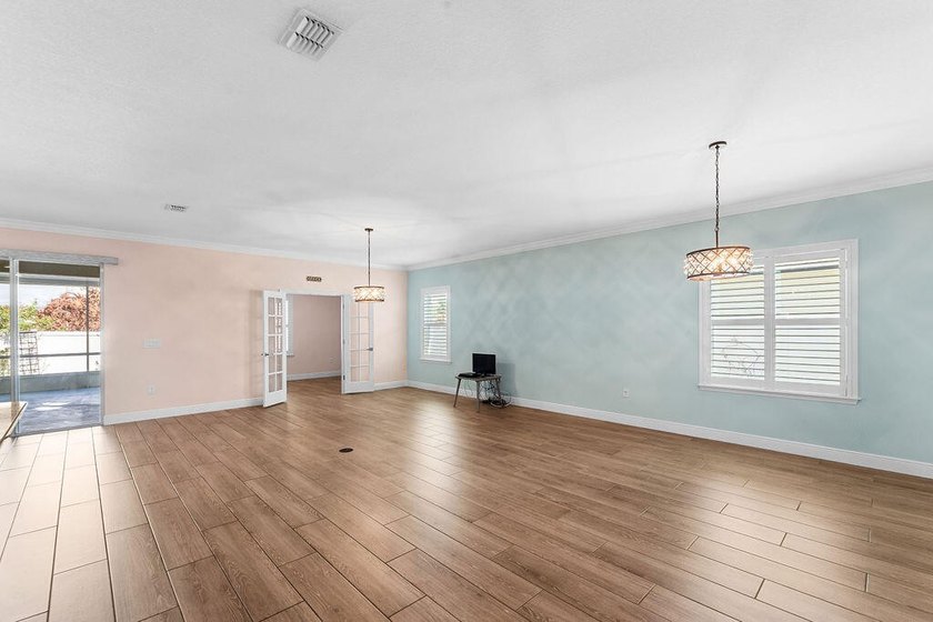 Welcome to this beautiful home in Torino with 4 Bedrooms, 3 - photo 13