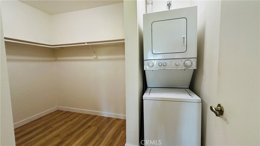 Ground-floor condo located in a desirable, gated 55+ community - photo 15